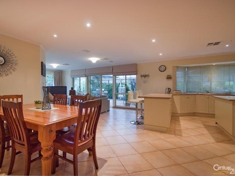 4 Sunset Circuit, Walkley Heights SA 5098