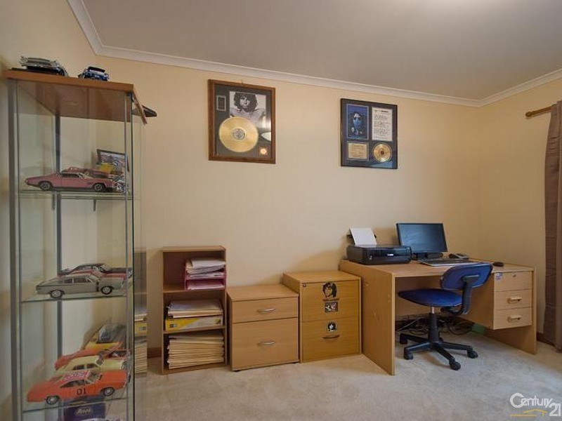 4 Sunset Circuit, Walkley Heights SA 5098