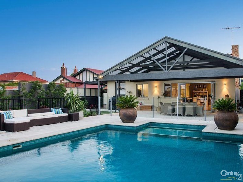 10 Cambridge Terrace, Brighton SA 5048