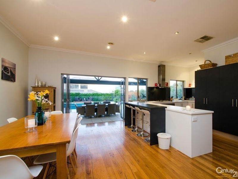 10 Cambridge Terrace, Brighton SA 5048