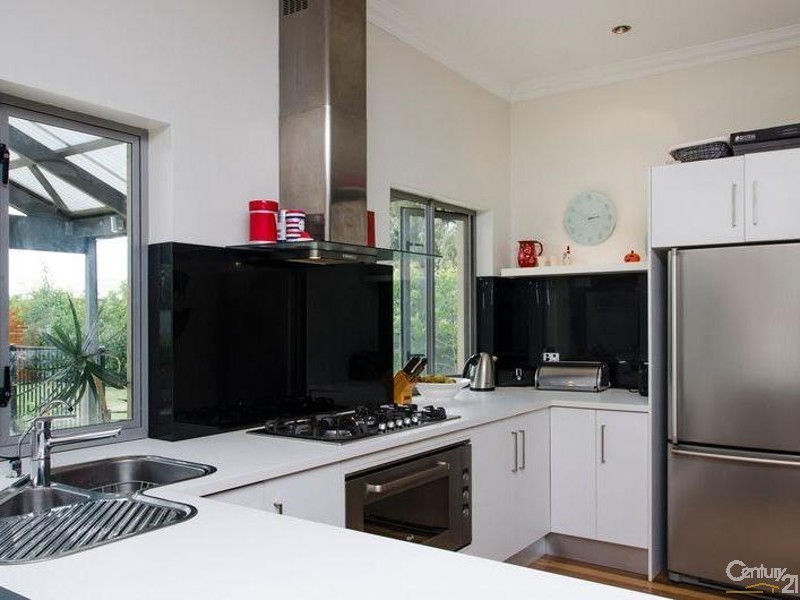 10 Cambridge Terrace, Brighton SA 5048