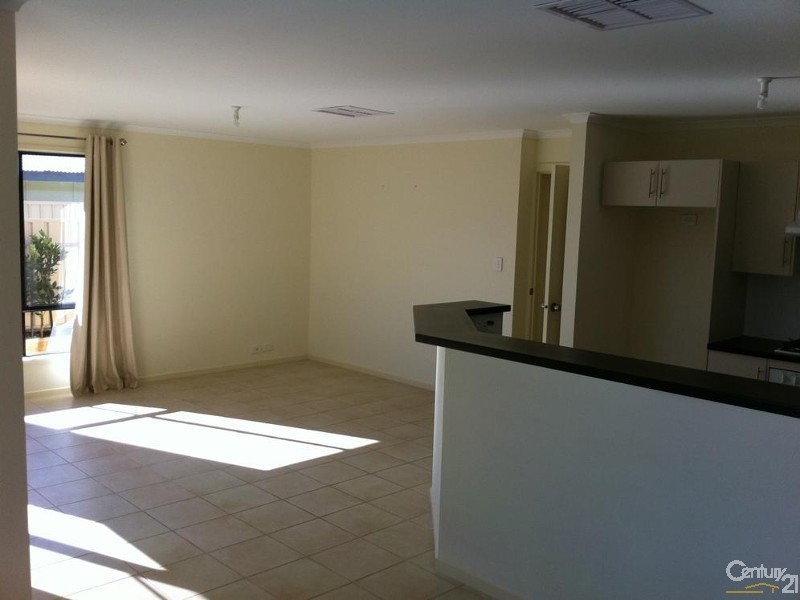 12 Dalkeith Avenue, Dover Gardens SA 5048