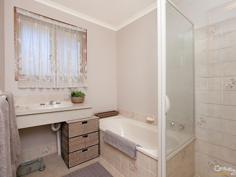 14 Menzies Court, Trott Park SA 5158