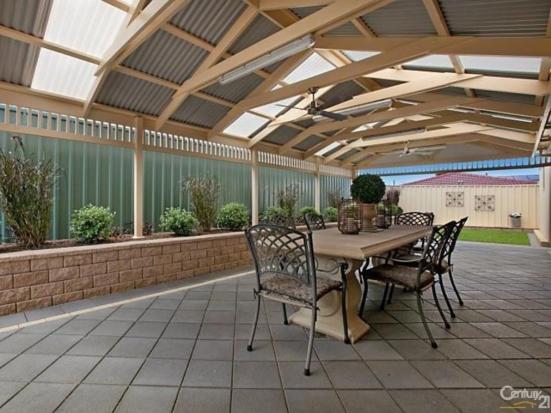 14 Menzies Court, Trott Park SA 5158