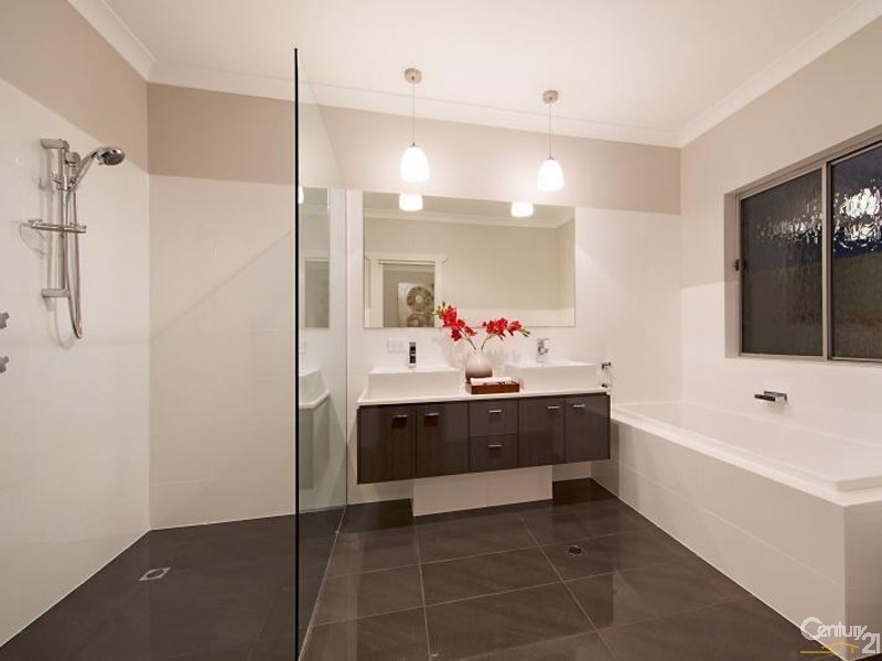 88a Tarranna Avenue, Park Holme SA 5043