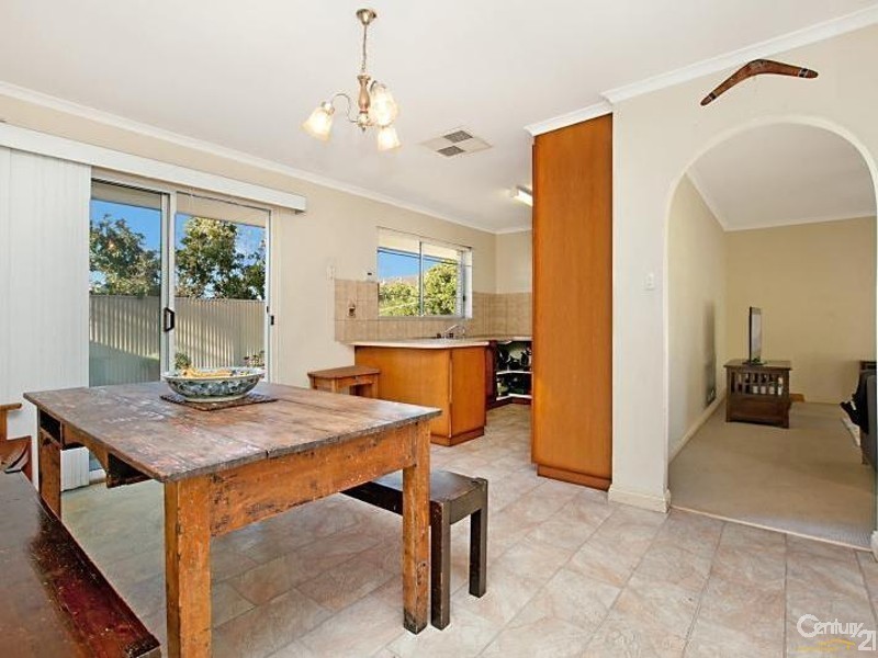 31 Naldera Cres, Seacliff Park SA 5049