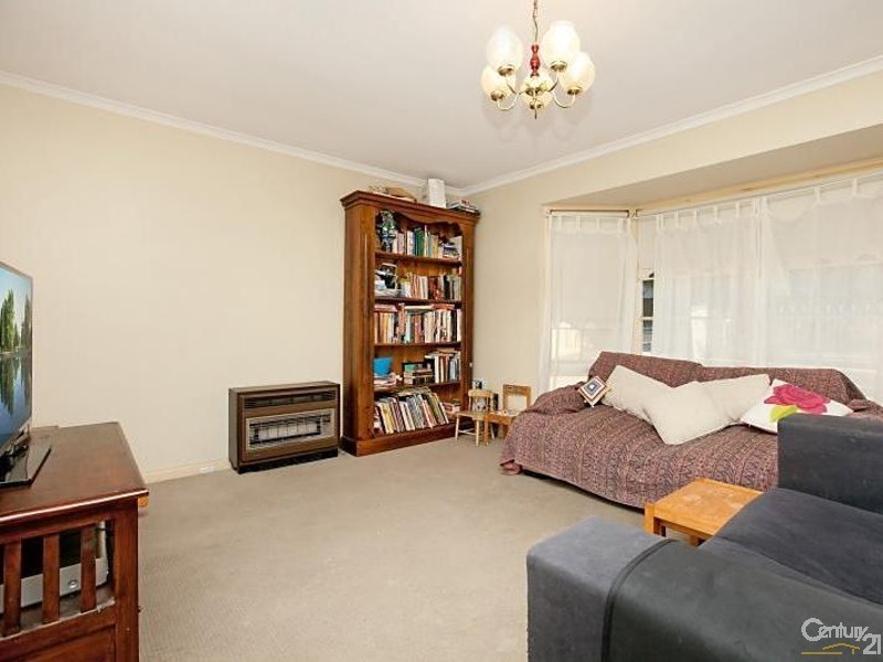 31 Naldera Cres, Seacliff Park SA 5049