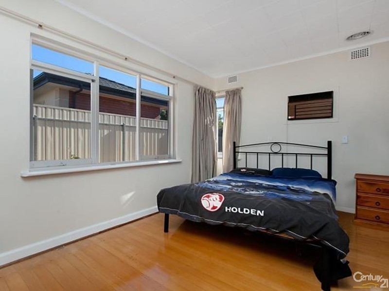 3 Raymond Ave, Seaton SA 5023