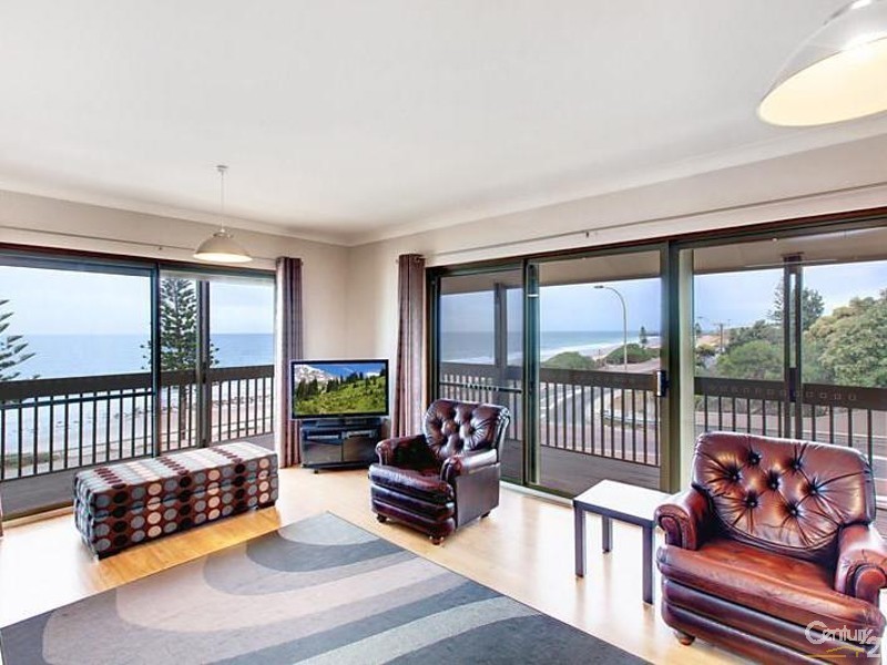 12 Esplanade, Christies Beach SA 5165