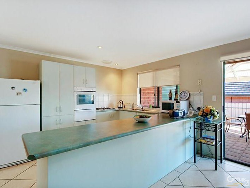 4 Brampton Court, Hallett Cove SA 5158