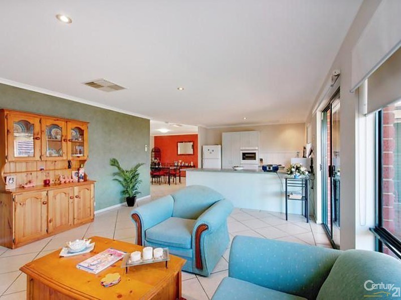 4 Brampton Court, Hallett Cove SA 5158