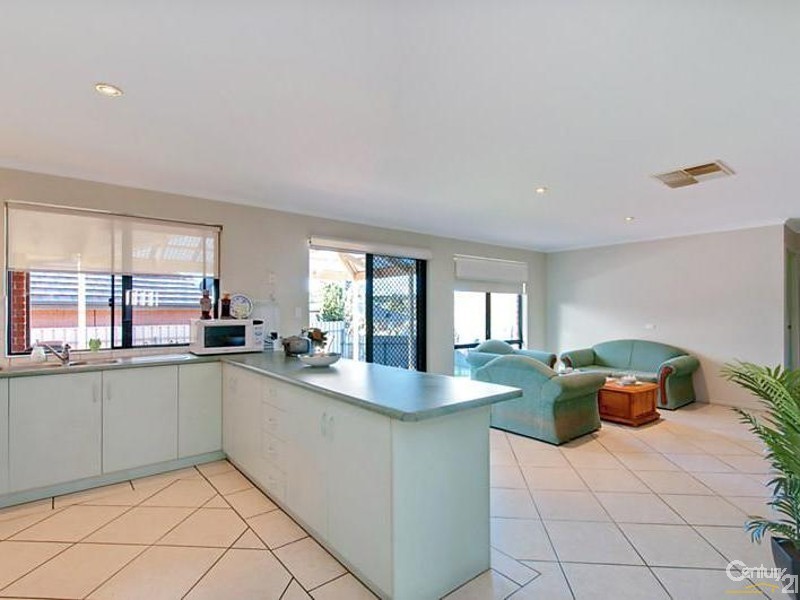 4 Brampton Court, Hallett Cove SA 5158