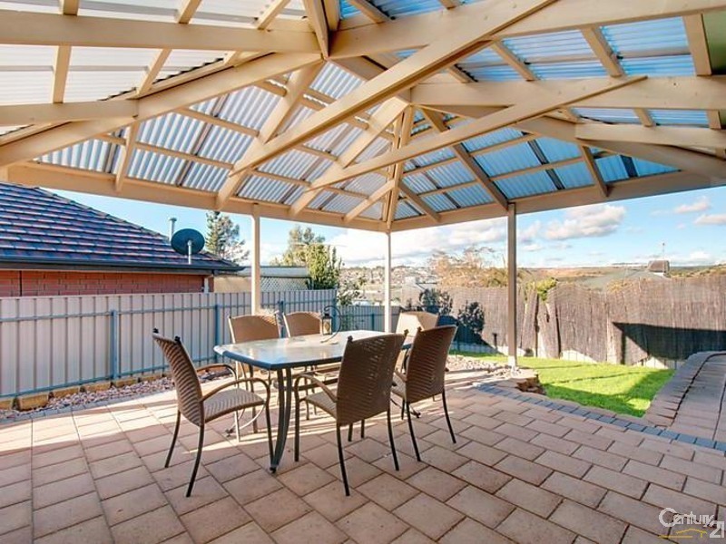 4 Brampton Court, Hallett Cove SA 5158