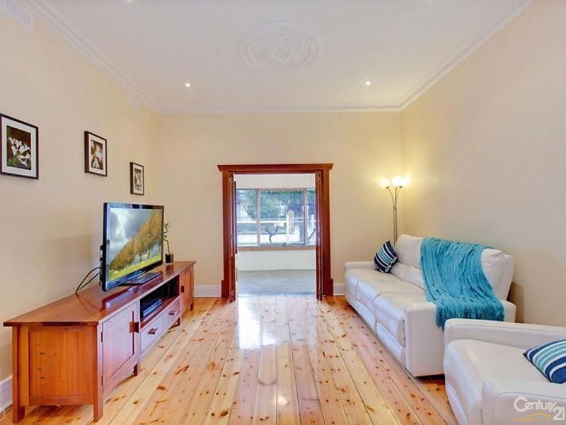 10 Oraston Avenue, Brighton SA 5048