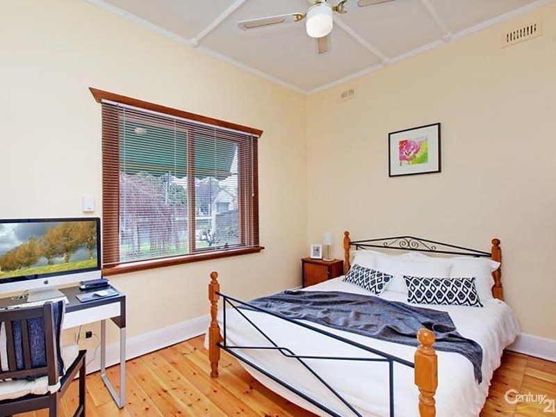 10 Oraston Avenue, Brighton SA 5048