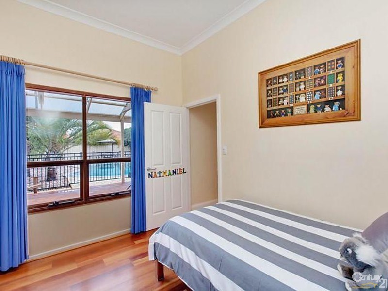 10 Oraston Avenue, Brighton SA 5048