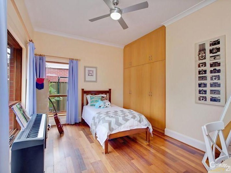 10 Oraston Avenue, Brighton SA 5048