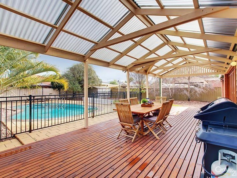 10 Oraston Avenue, Brighton SA 5048