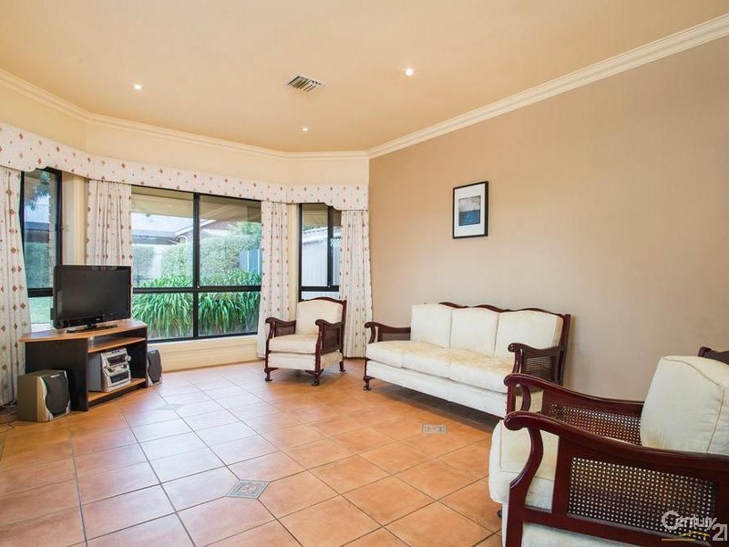 33 Dalkeith Avenue, Dover Gardens SA 5048