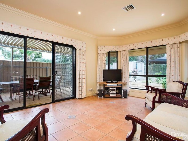 33 Dalkeith Avenue, Dover Gardens SA 5048