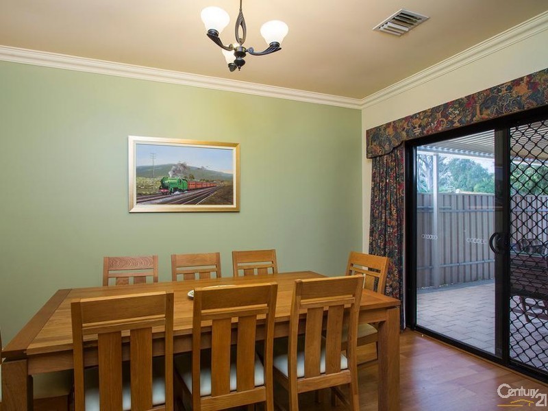 33 Dalkeith Avenue, Dover Gardens SA 5048