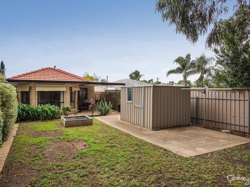 33 Dalkeith Avenue, Dover Gardens SA 5048