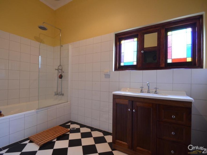 2 Crozier Tce, Oaklands Park SA 5046