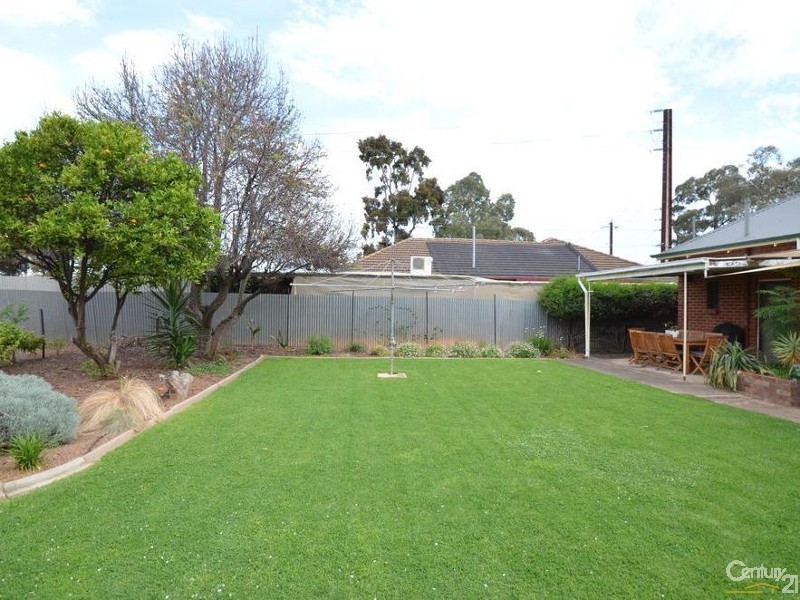 2 Crozier Tce, Oaklands Park SA 5046