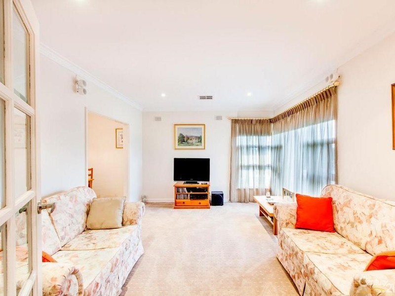 9 Mann Street, Seacliff Park SA 5049