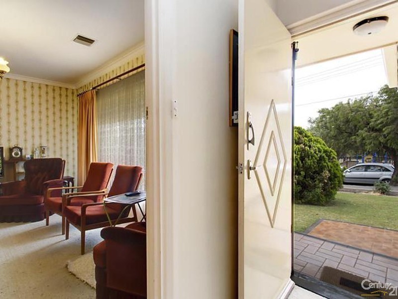 7 Barwell Avenue, Seacliff SA 5049