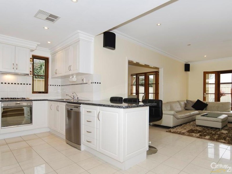 4/3 Edison Street, Glenelg North SA 5045