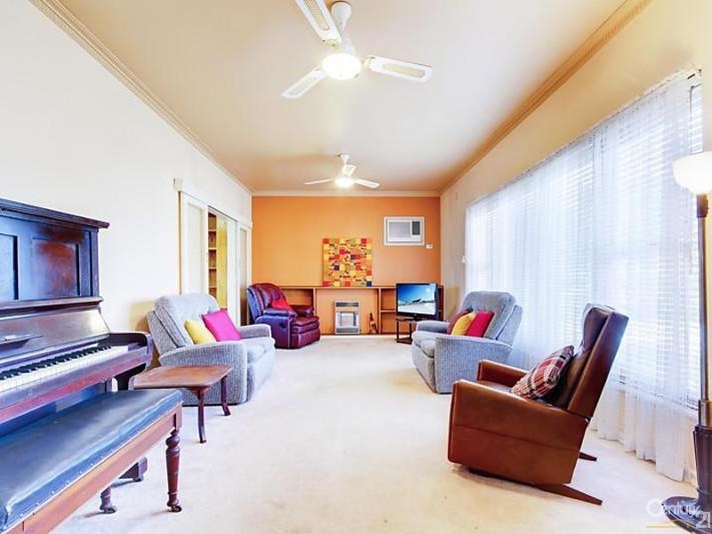 12 Nickels Avenue, Park Holme SA 5043