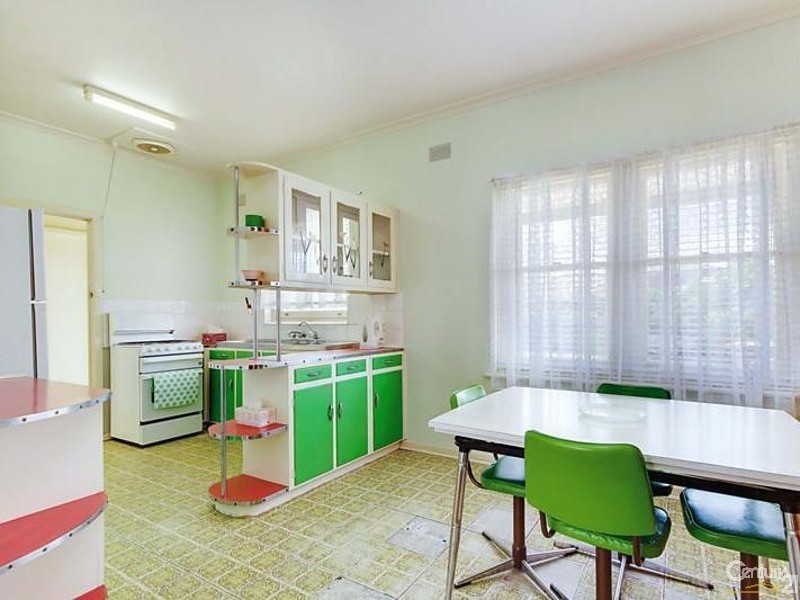 12 Nickels Avenue, Park Holme SA 5043