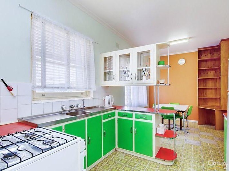 12 Nickels Avenue, Park Holme SA 5043