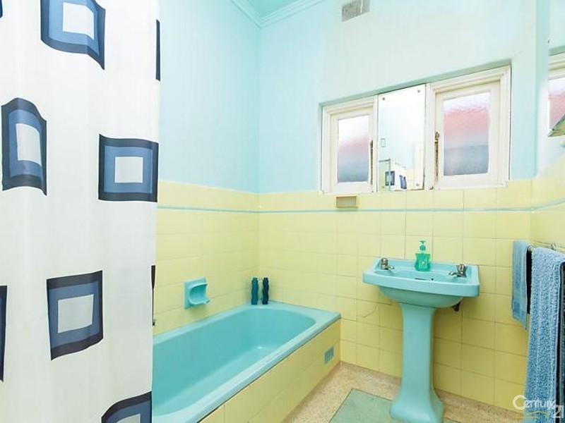 12 Nickels Avenue, Park Holme SA 5043