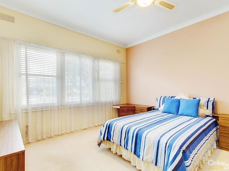 12 Nickels Avenue, Park Holme SA 5043