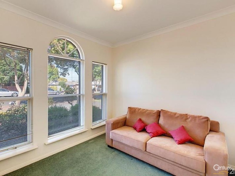 1/8 Jetty Road, Brighton SA 5048