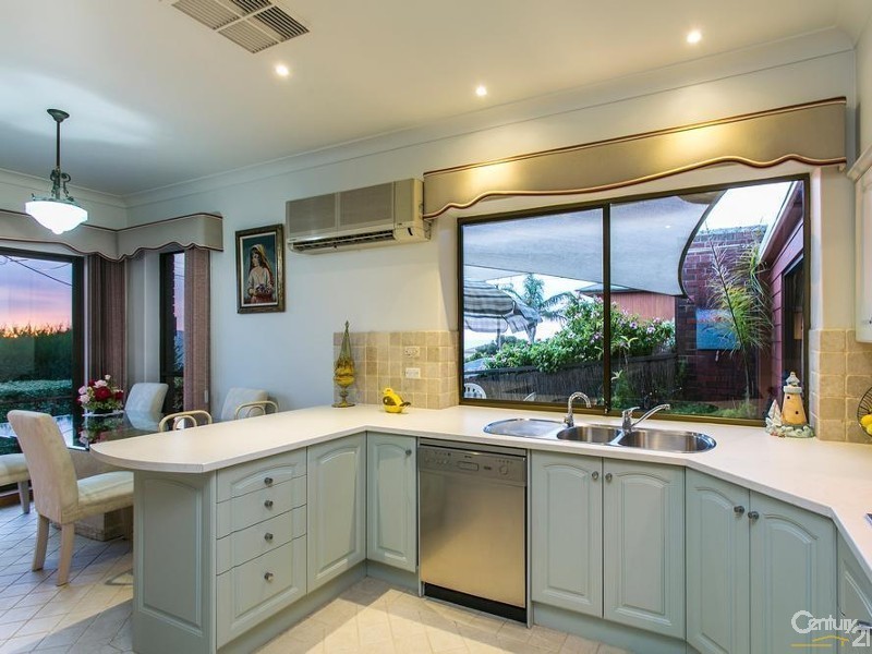 10 Kooraweera Street, Hallett Cove SA 5158