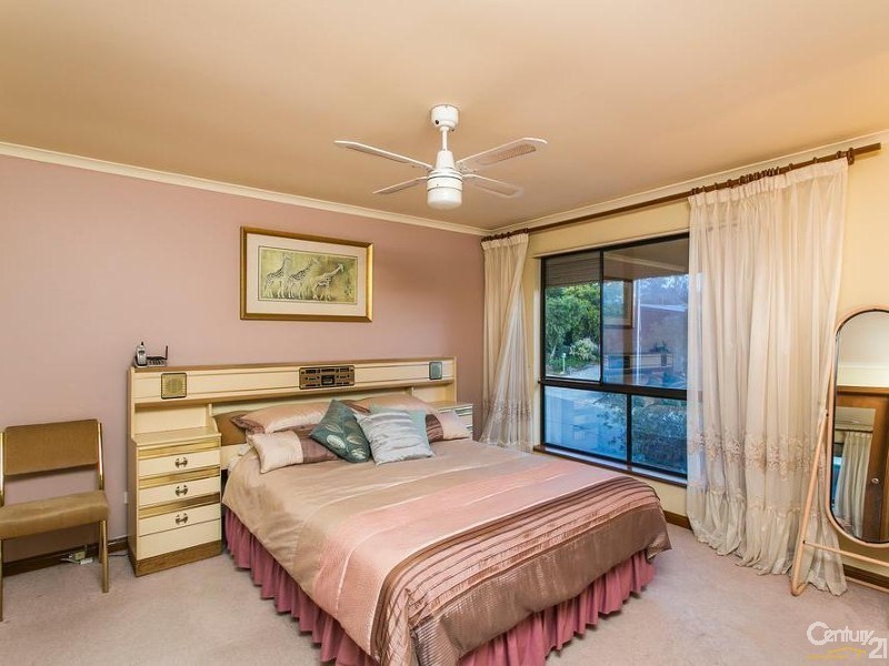 10 Kooraweera Street, Hallett Cove SA 5158