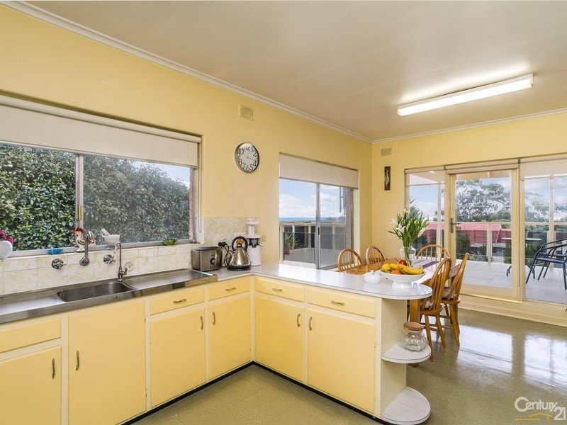 2 Cleve Street, Seaview Downs SA 5049