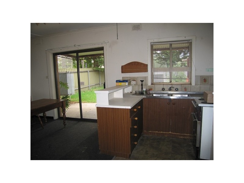 64 Seventh Avenue, St Peters SA 5069