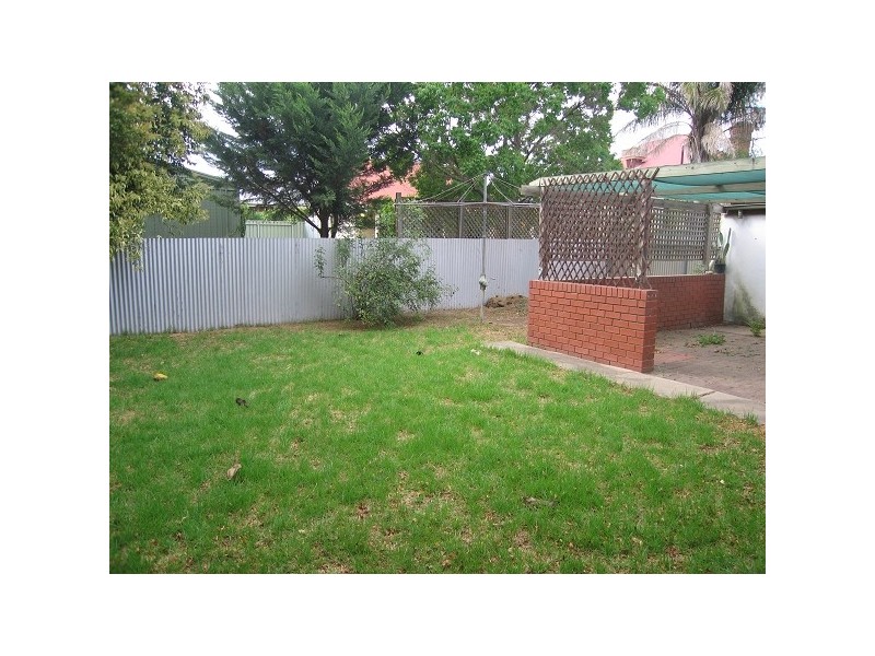 64 Seventh Avenue, St Peters SA 5069