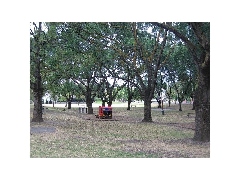 64 Seventh Avenue, St Peters SA 5069