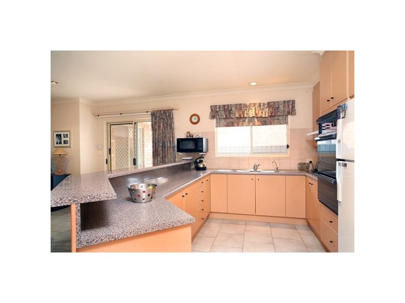 8 Selkirk Avenue, Seaton SA 5023