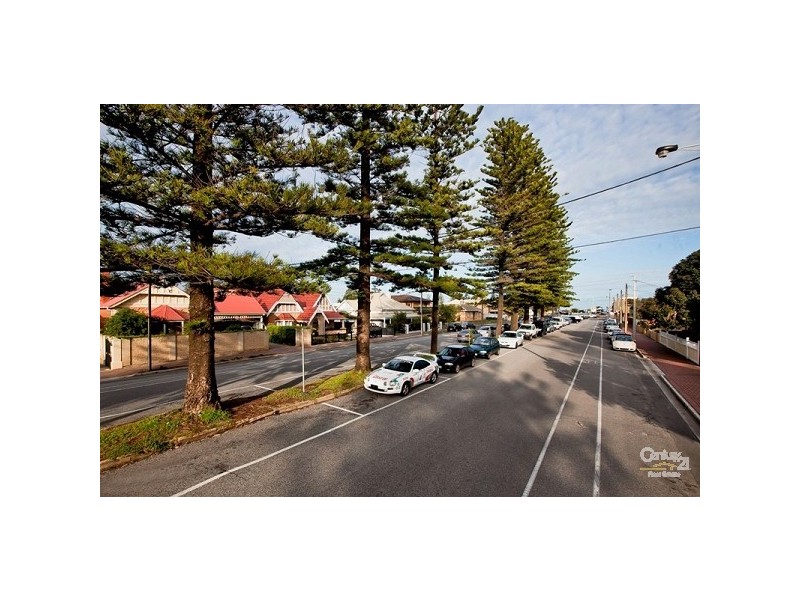 5 Main Street, Henley Beach SA 5022