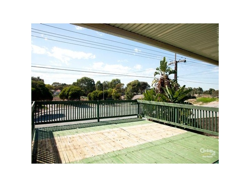 117 Military Road, Henley Beach South SA 5022