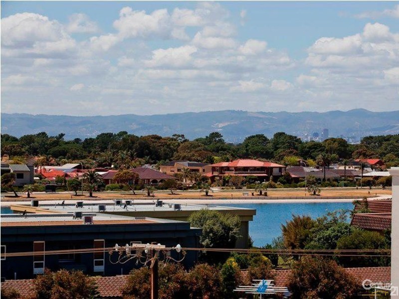 114 Seaview Road, Tennyson SA 5022