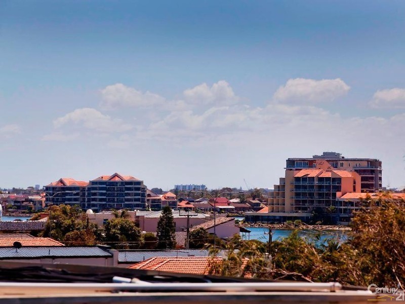 114 Seaview Road, Tennyson SA 5022