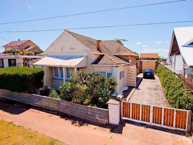 114 Seaview Road, Tennyson SA 5022