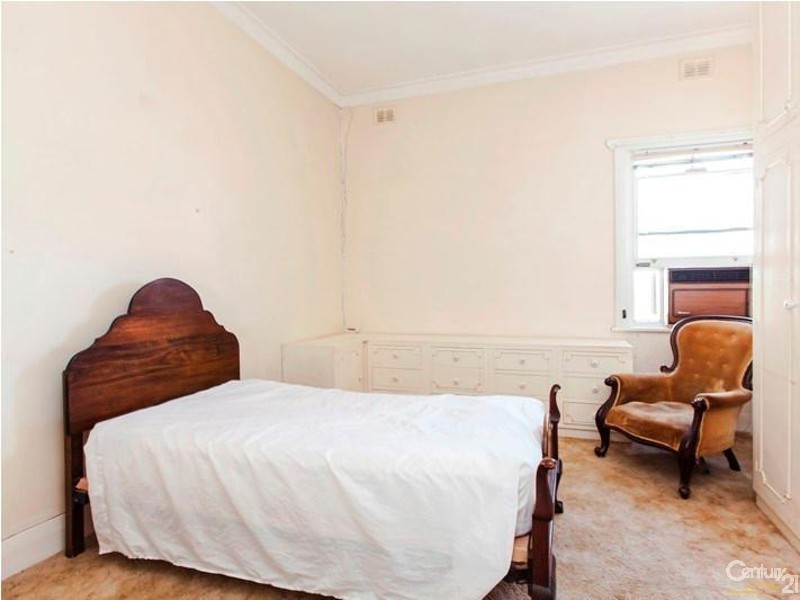 114 Seaview Road, Tennyson SA 5022